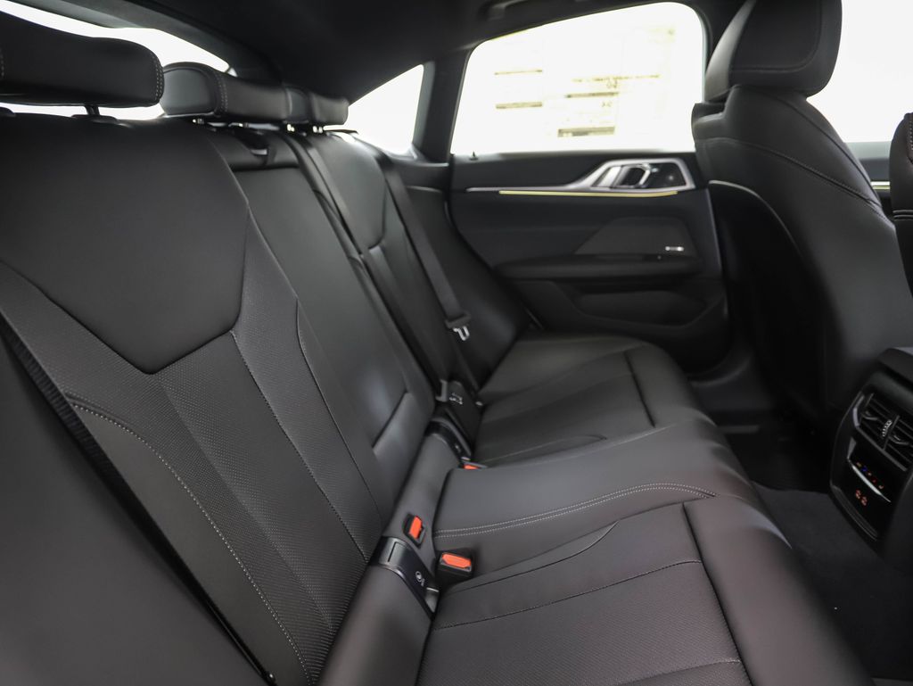 Thumbnail: 2025 BMW i4 - 26