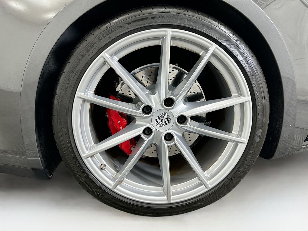 Thumbnail: 2020 Porsche 911 - 28