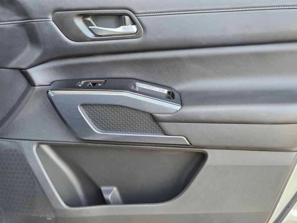Used 2025 Nissan Pathfinder SUV