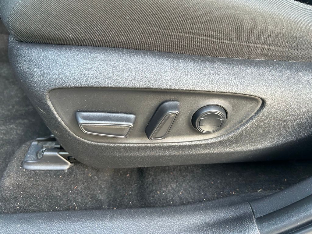 2024 Toyota RAV4 XLE 16
