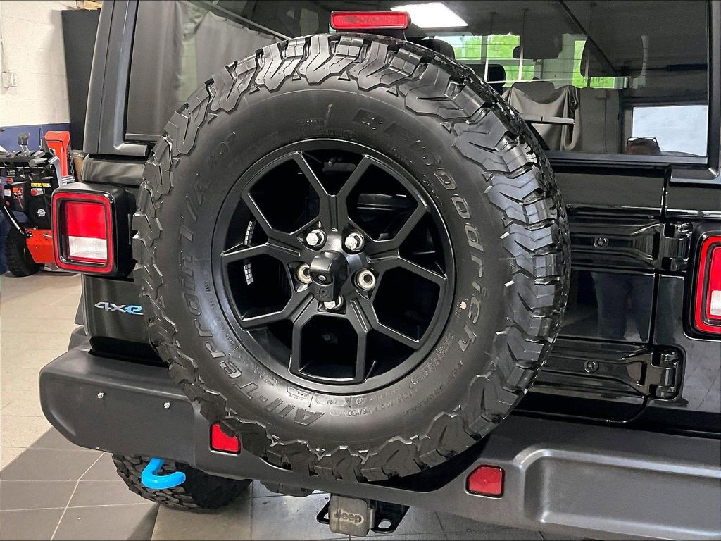 2024 Jeep Wrangler — photo 28
