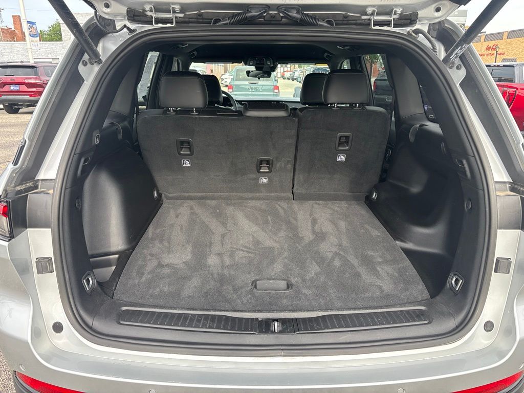 Used 2025 Jeep Grand Cherokee SUV