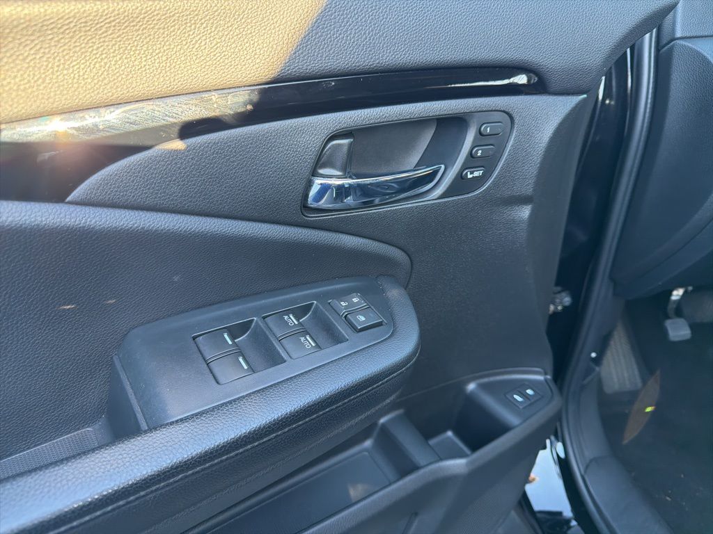 Thumbnail: 2022 Honda Pilot - 29