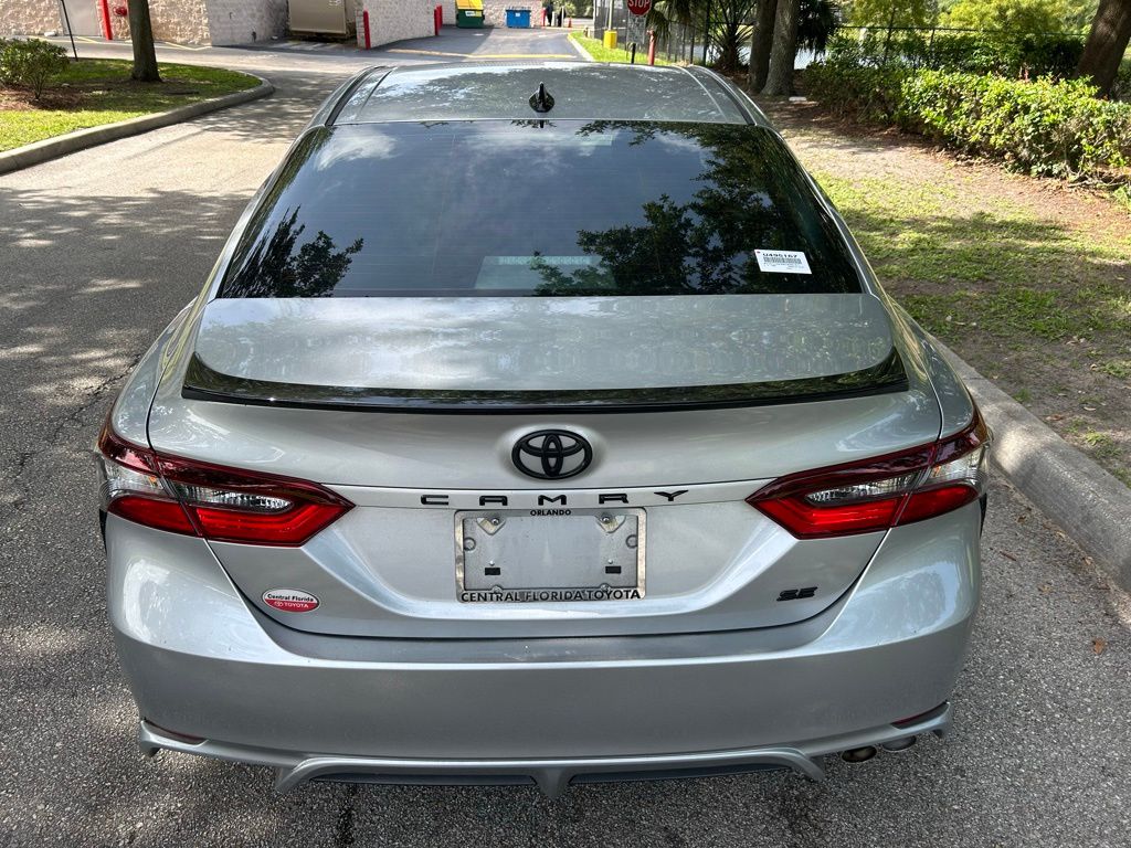 2021 Toyota Camry SE 4