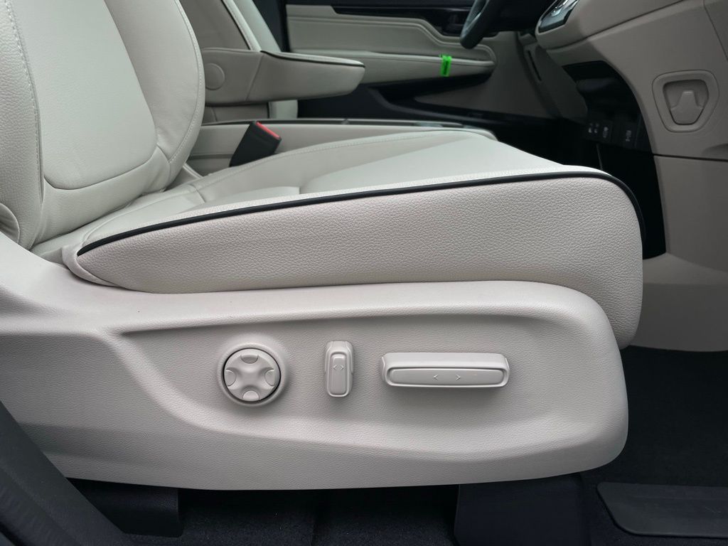 Thumbnail: 2026 Honda Odyssey - 32