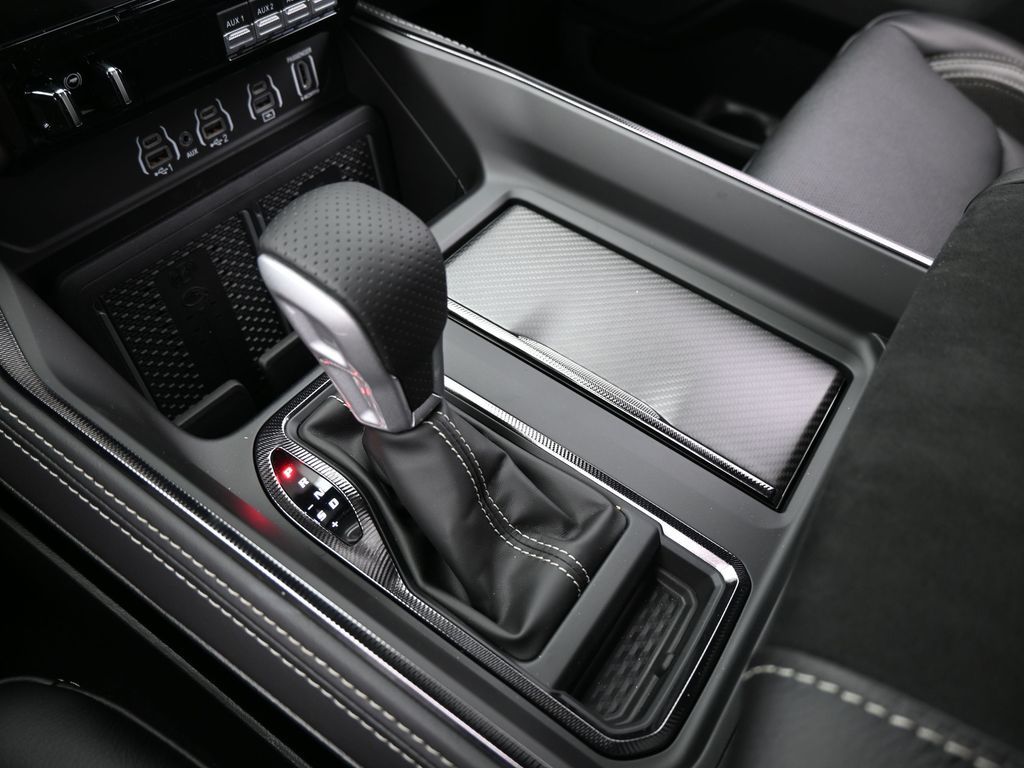 New 2026 Diamond Black Crystal Pearlcoat Ram RHO image 30