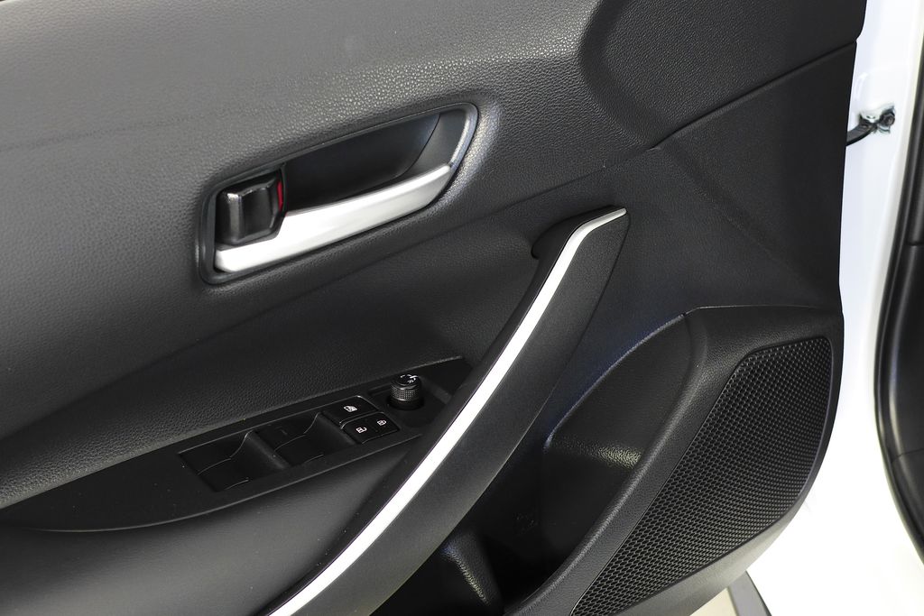 2023 Toyota Corolla SE 12
