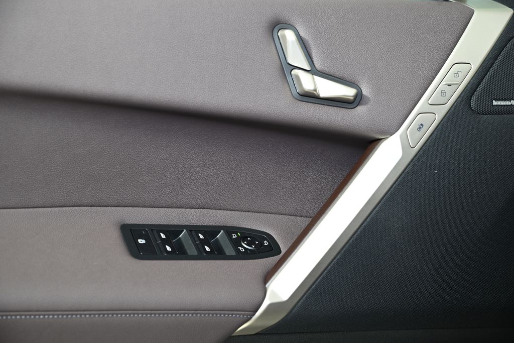 Thumbnail: 2026 BMW iX - 22