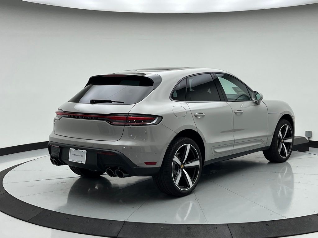 Thumbnail: 2026 Porsche Macan - 9