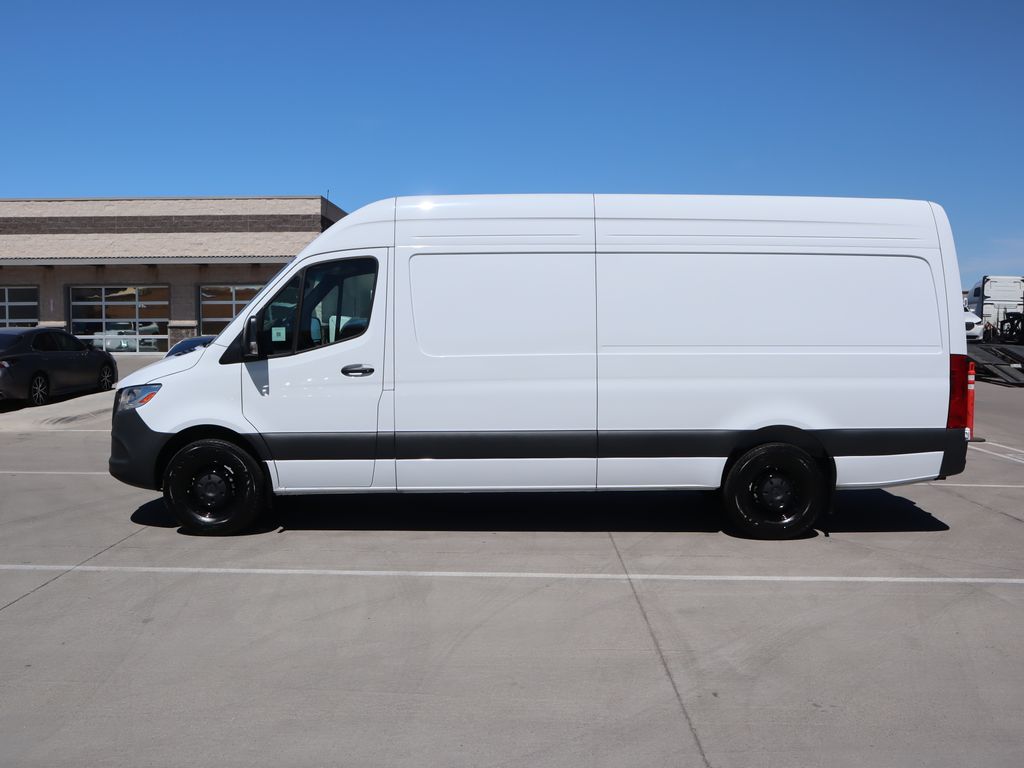 Thumbnail: 2025 Mercedes-Benz Sprinter - 8
