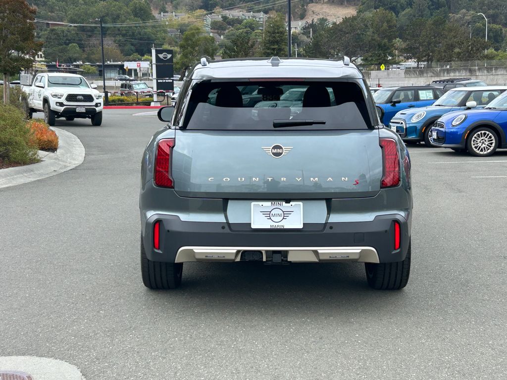 Thumbnail: 2027 MINI Cooper Countryman - 4