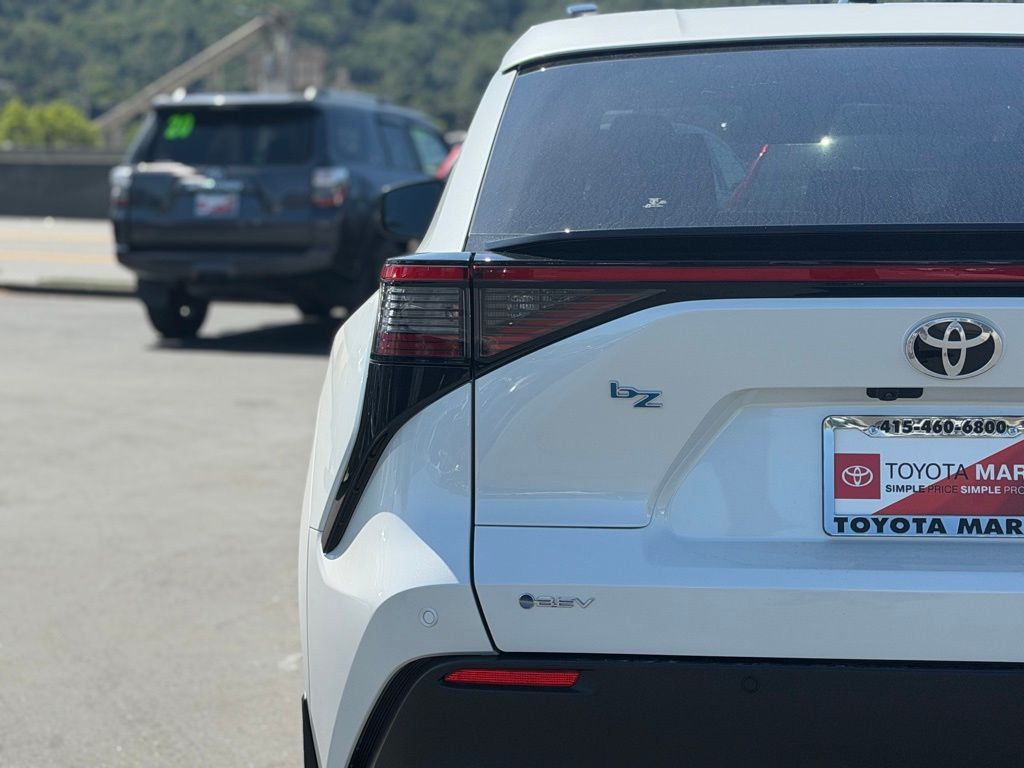 2026 Toyota bZ XLE - Photo 12
