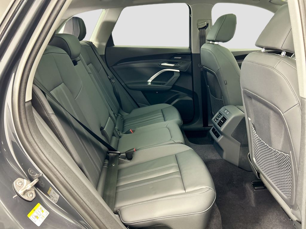 Thumbnail: 2025 Audi Q5 - 21