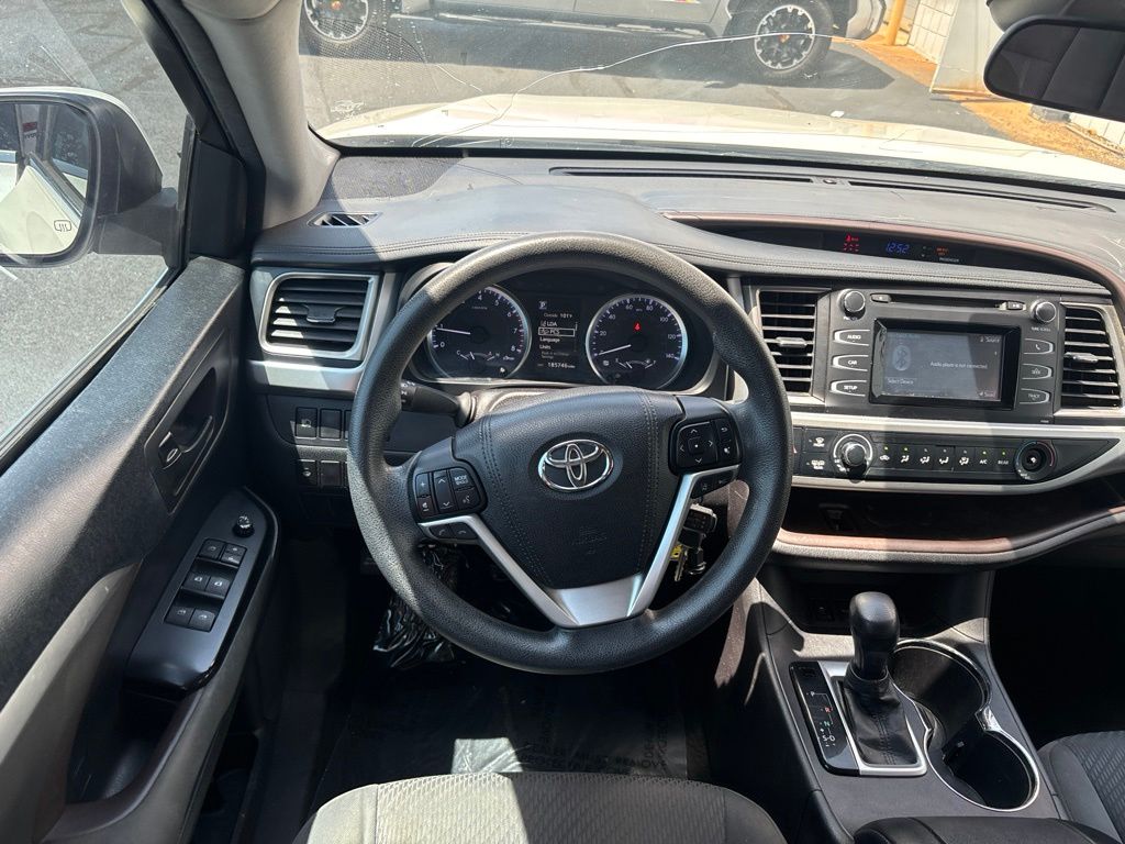Used 2017 Toyota Highlander SUV