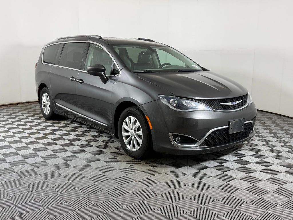 Gray (Granite Crystal Metallic Clearcoat) 2019 Chrysler Pacifica Touring L FWD Minivan Front-Wheel Drive 9-Speed Automatic