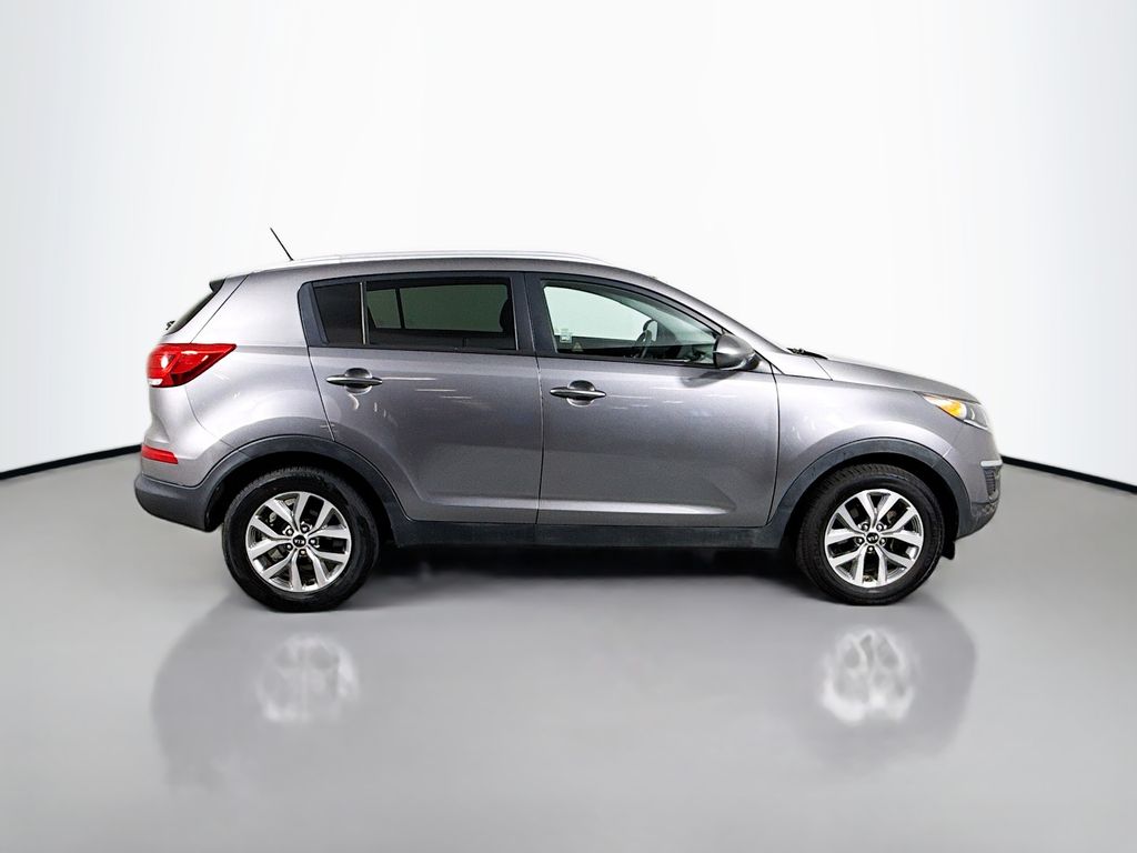 Thumbnail: 2016 Kia Sportage - 4
