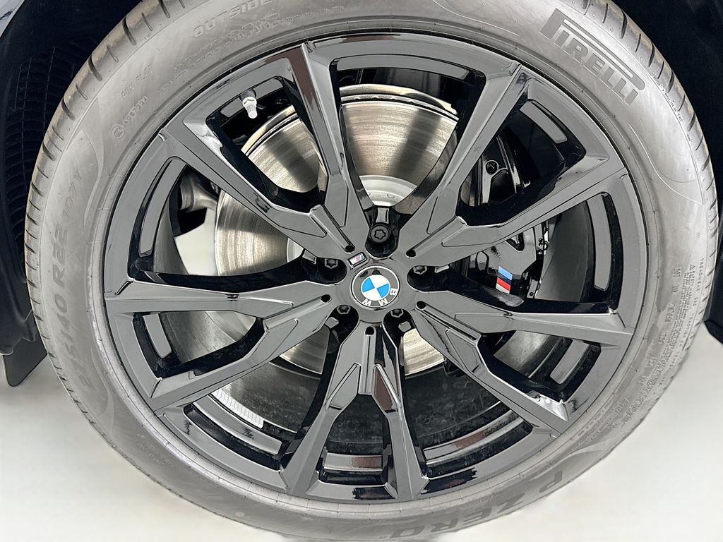 Thumbnail: 2027 BMW X7 - 29