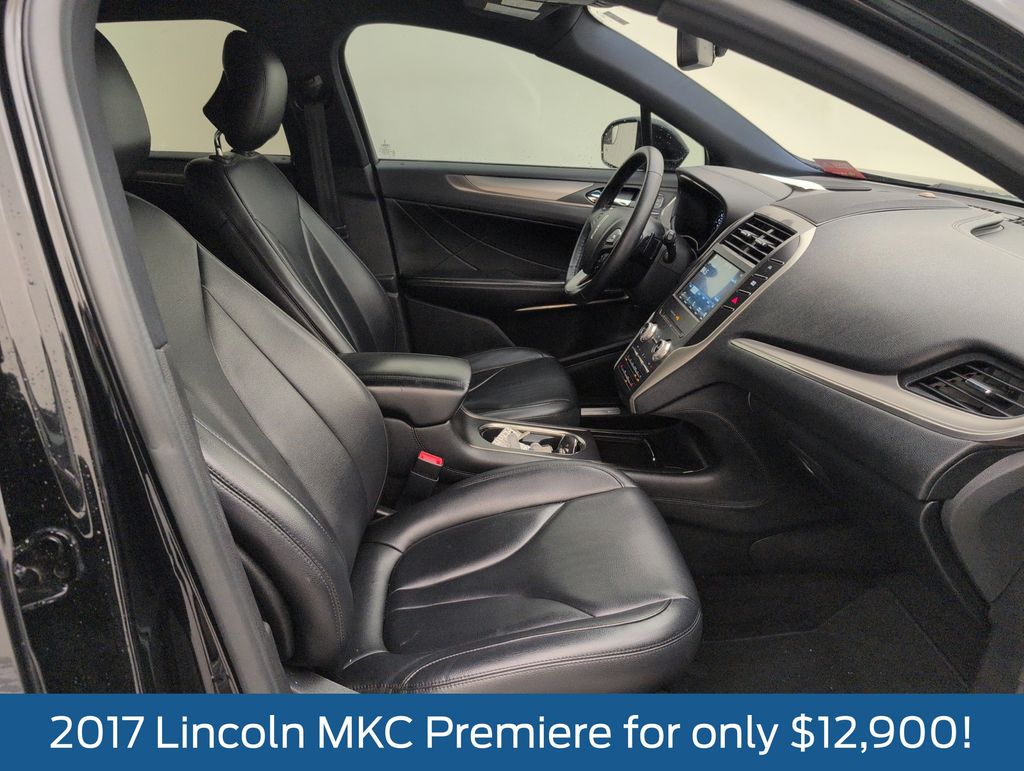Used 2017 Black Lincoln Premiere image 14