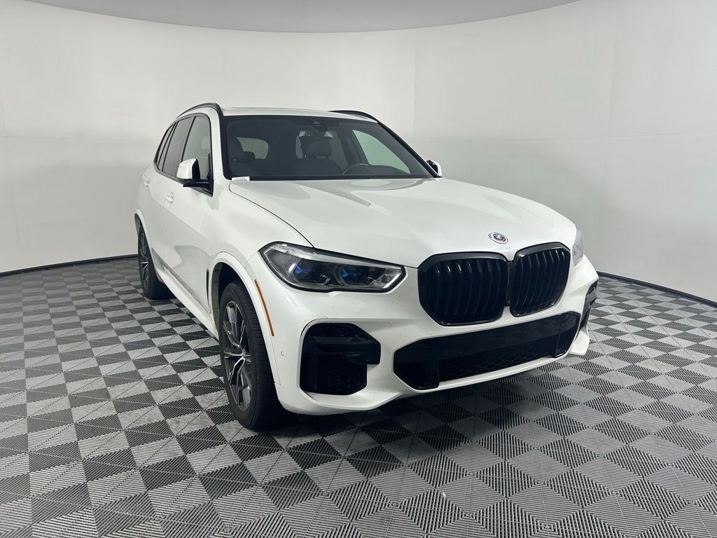 Thumbnail: 2023 BMW X5 - 3