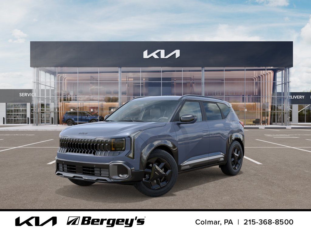 Pale Gray 2027 Kia Seltos SUV / Crossover All-Wheel Drive Continuously Variable Transmission