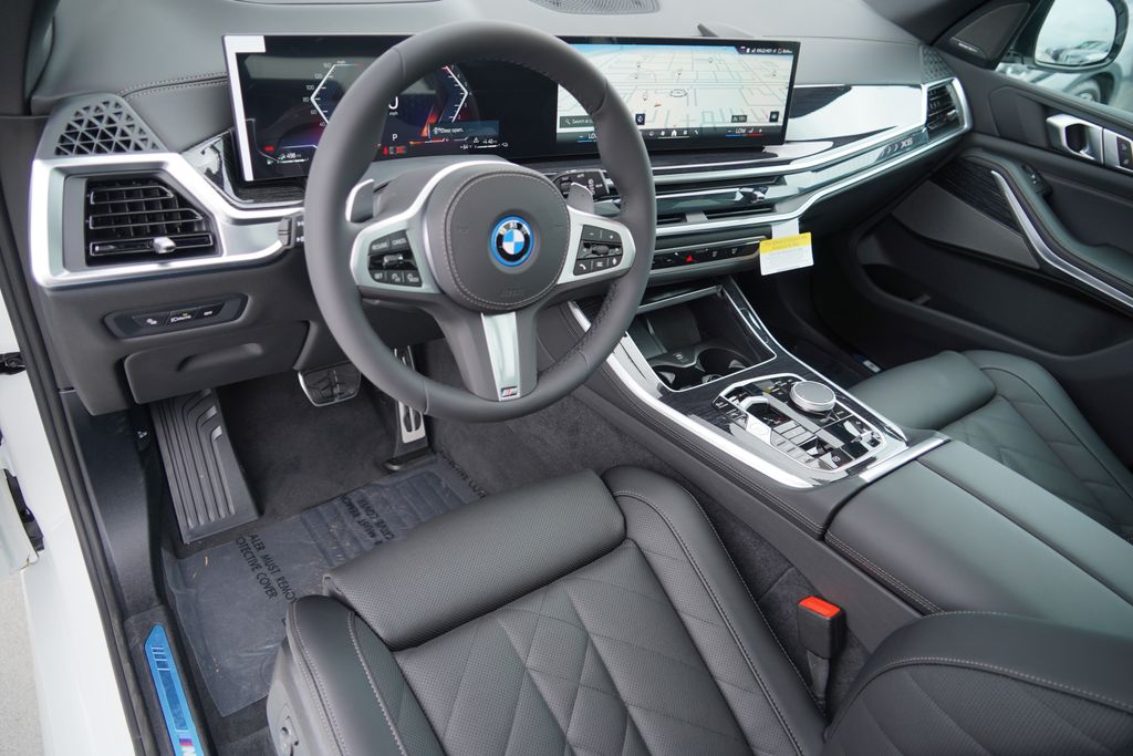 Thumbnail: 2026 BMW X5 - 12