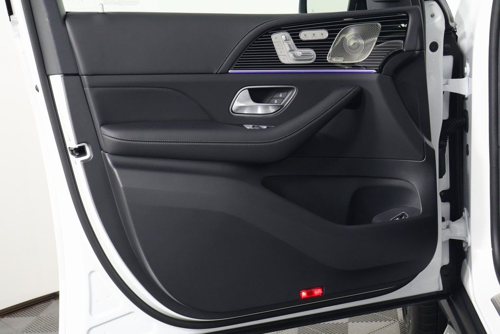 Thumbnail: 2026 Mercedes-Benz GLS - 8