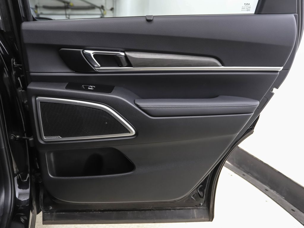 Thumbnail: 2023 Kia Telluride - 27