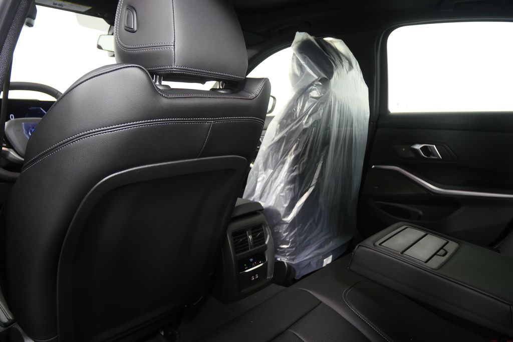 Thumbnail: 2026 BMW 3 Series - 17