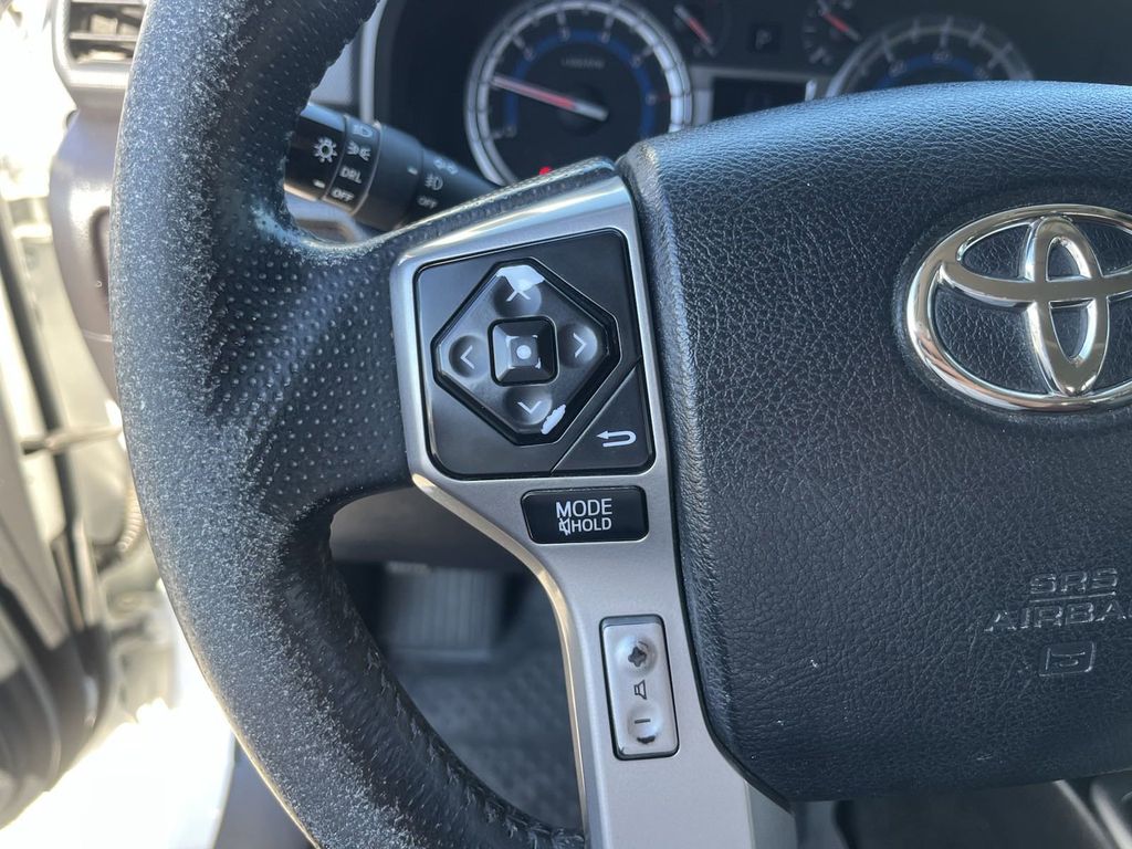 2016 Toyota 4Runner SR5 28