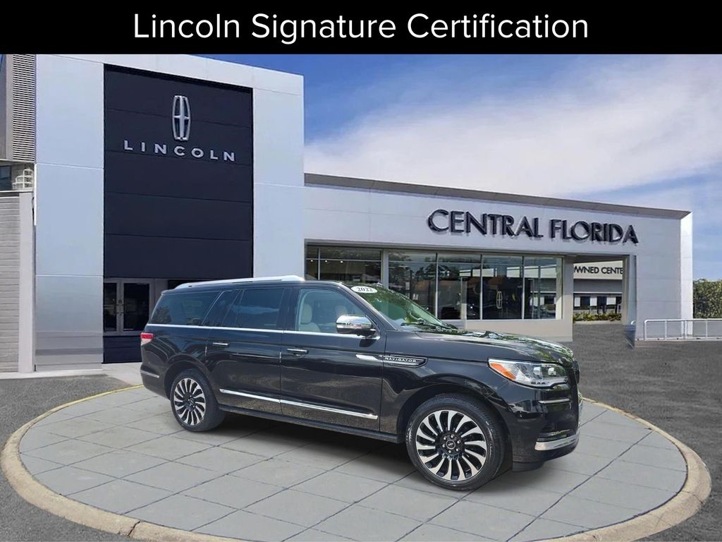 Black Metallic 2022 Lincoln Navigator SUV / Crossover Four-Wheel Drive Automatic