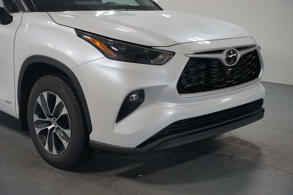 Thumbnail: 2025 Toyota Highlander - 4