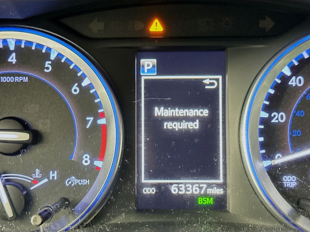 Used Car 2018 Toyota Highlander  Xle For Sale Under $25,000 In Austin, Texas