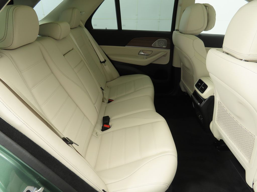 Thumbnail: 2026 Mercedes-Benz GLE - 22