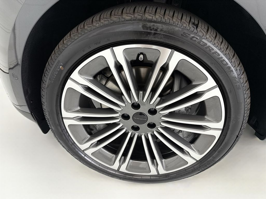 Thumbnail: 2026 Land Rover Range Rover Sport - 30