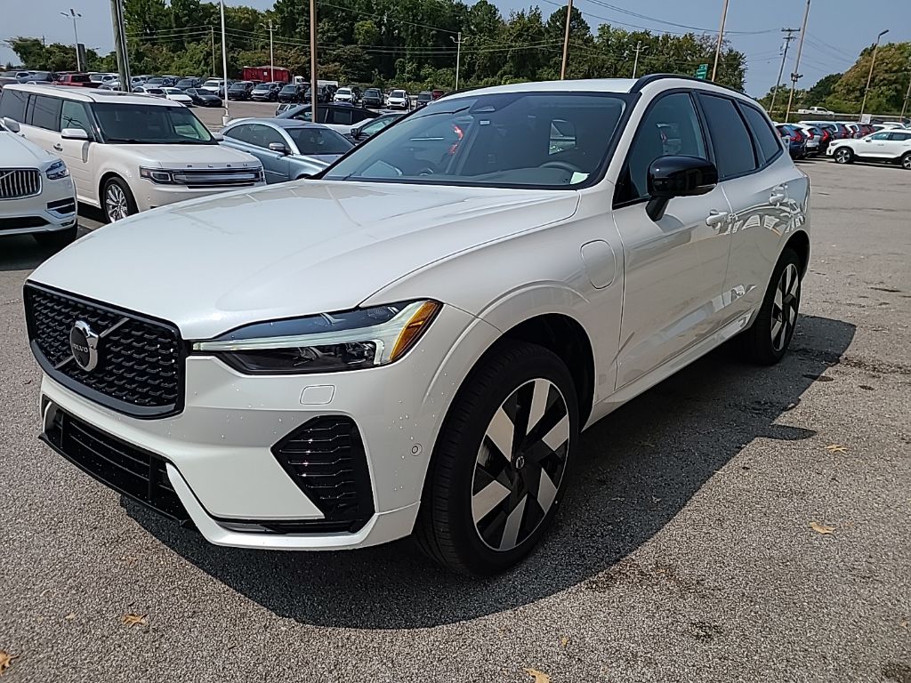 2025 Volvo XC60 Plug-In Hybrid 