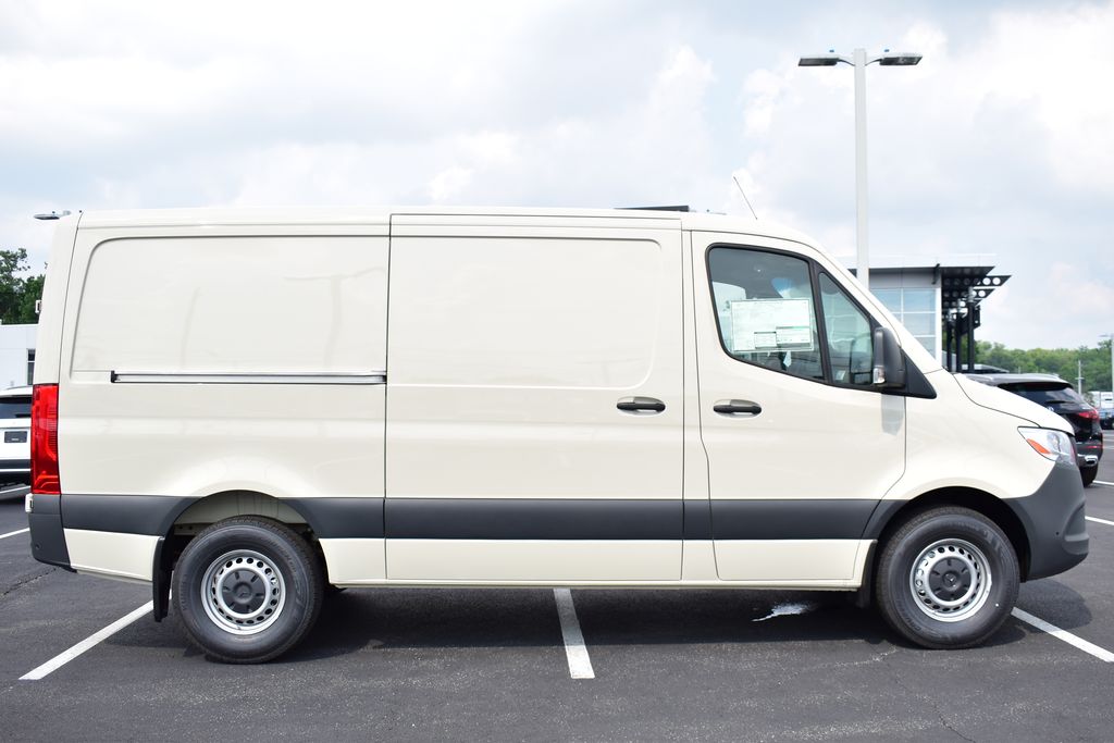 2024 Mercedes-Benz Sprinter 2500 8