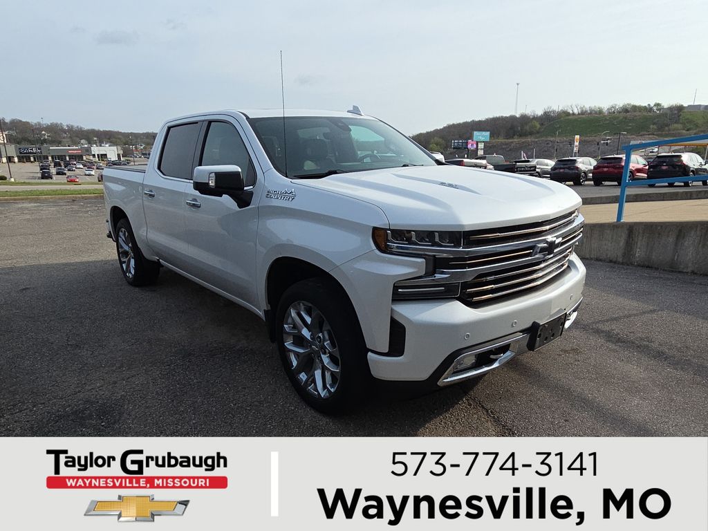 White (Iridescent Pearl Tricoat) 2019 Chevrolet Silverado 1500 High Country Crew Cab 4WD Pickup Truck Four-Wheel Drive Automatic