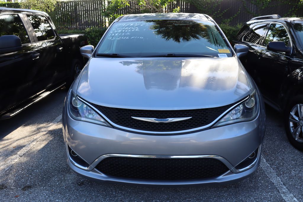 Thumbnail: 2018 Chrysler Pacifica - 5