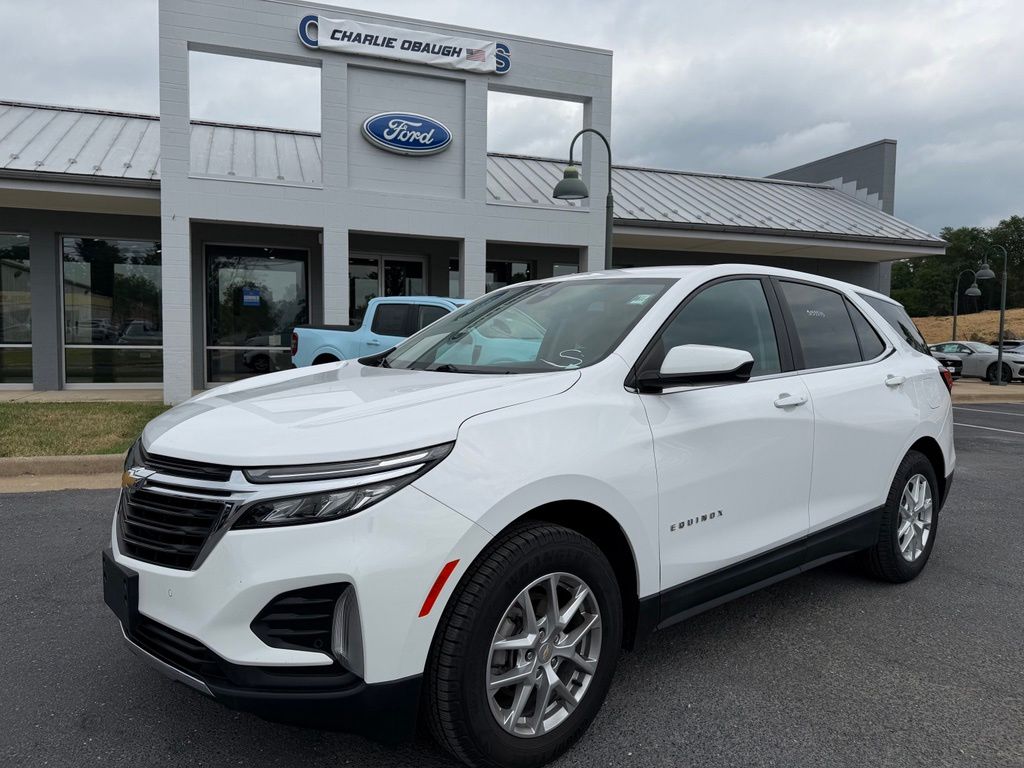 Summit White 2022 Chevrolet Equinox SUV / Crossover Four-Wheel Drive 6-Speed Automatic Overdrive