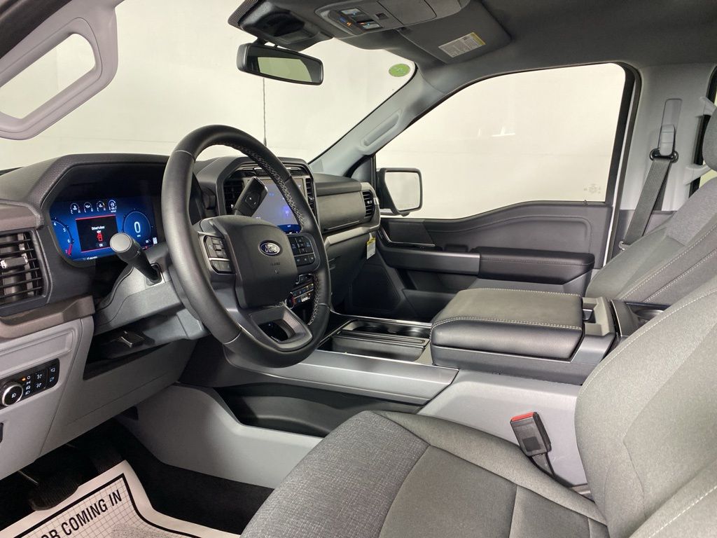 2025 Ford F-150 XLT - Photo 15