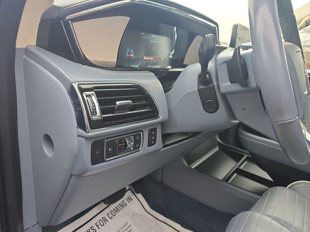 Used 2022 Blue Lincoln Black Label image 18