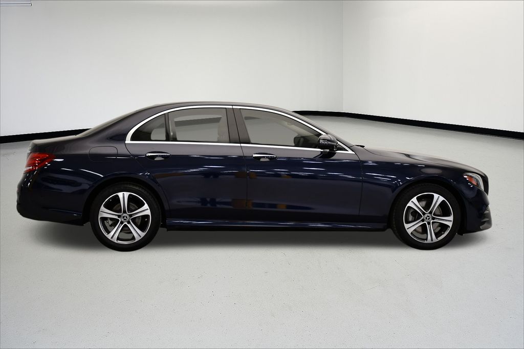 Thumbnail: 2019 Mercedes-Benz E-Class - 6