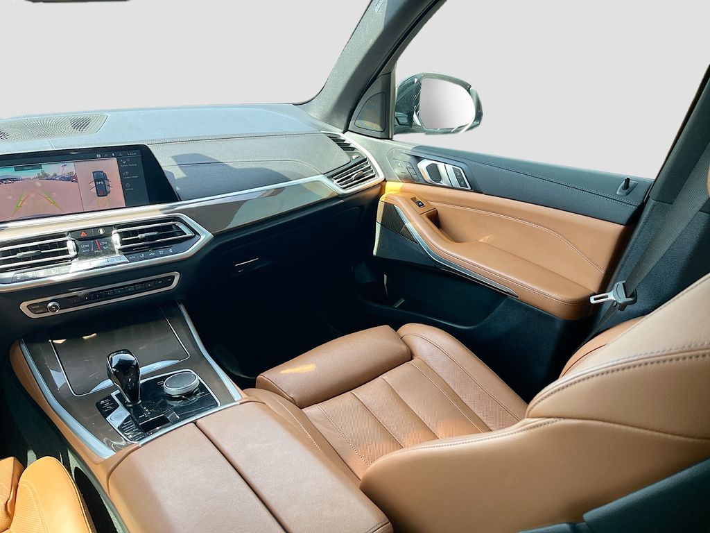 Used 2022 Gray BMW sDrive40i image 24