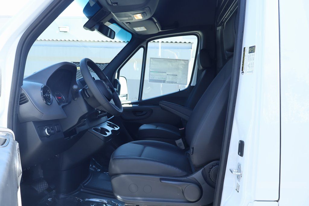 Thumbnail: 2026 Mercedes-Benz Sprinter - 5