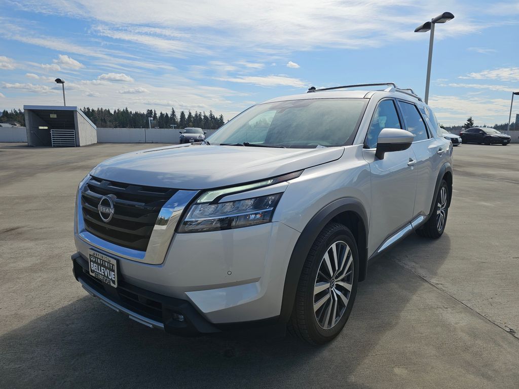 View vehicle photo 5