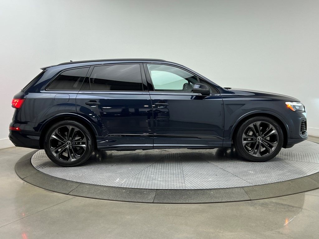 Thumbnail: 2025 Audi Q7 - 6