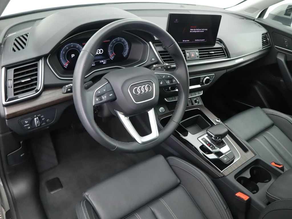 Thumbnail: 2025 Audi Q5 - 9