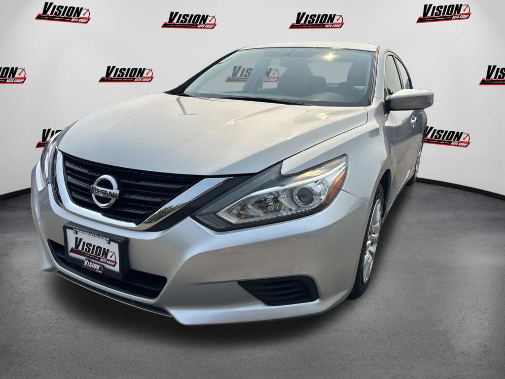 Brilliant Silver Metallic 2017 Nissan Altima Sedan Front-Wheel Drive Continuously Variable Transmission