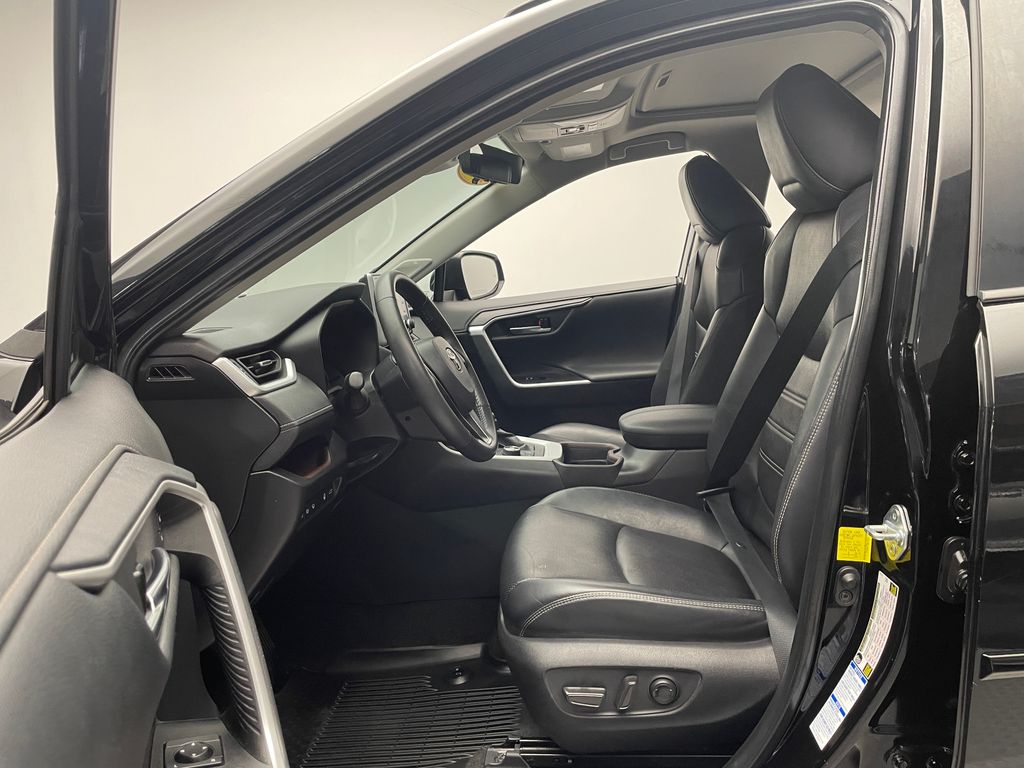 Thumbnail: 2021 Toyota RAV4 - 12