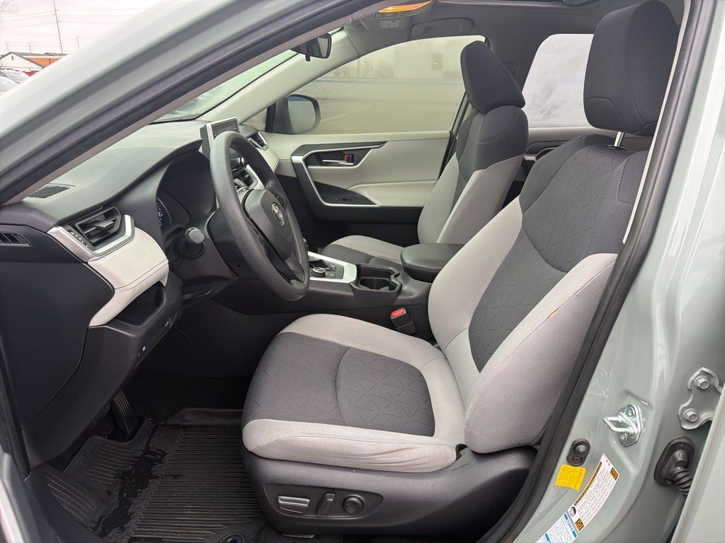 Thumbnail: 2019 Toyota RAV4 - 18